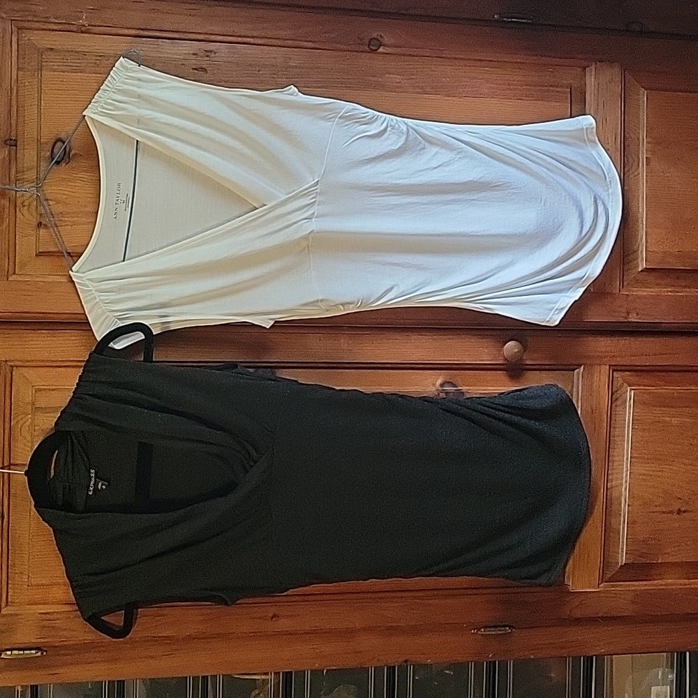 Set of sleeveless shirts